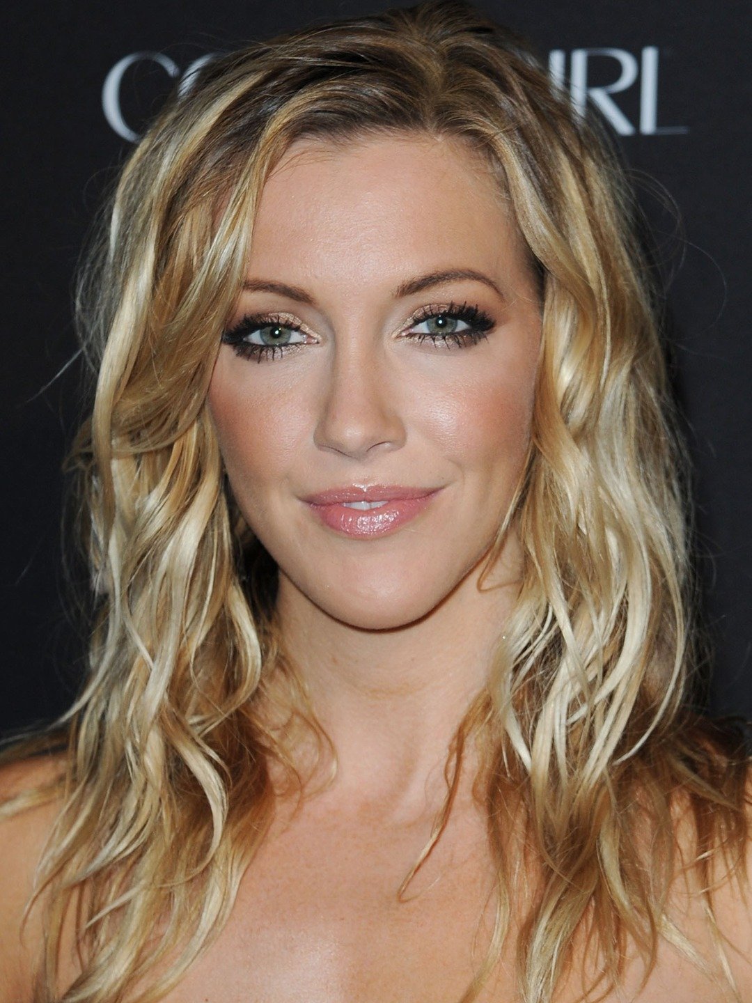 How tall is Katie Cassidy?
